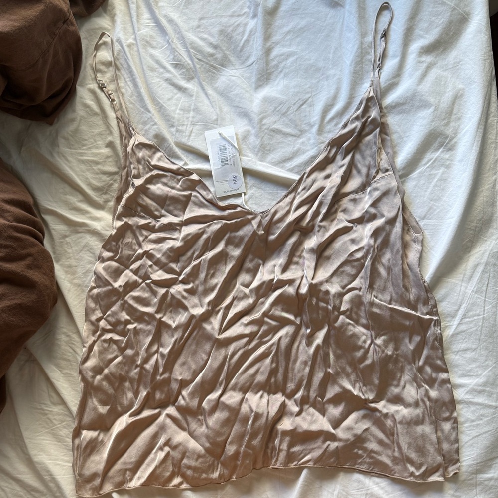 Indah satin cami